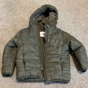 Cat & jack 2t hunter green puffer coat .
